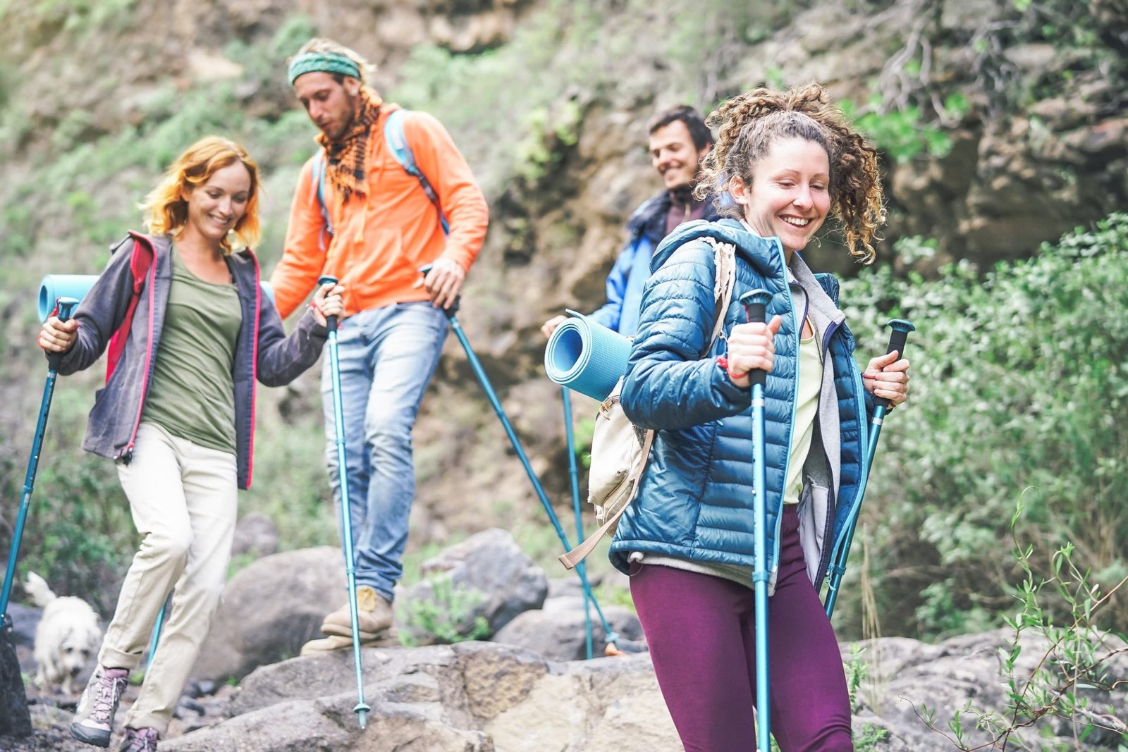 group of friends with backpacks doing trekking excursion on mountain e1645640737126 Mallku Expediciones